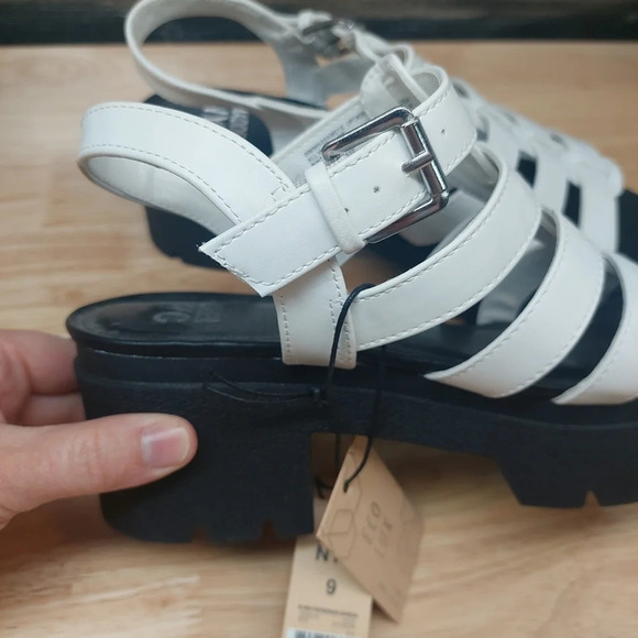 Steve Madden chunky strappy Gladiator style platform sandals Size 9 Y2K - Picture 3 of 6